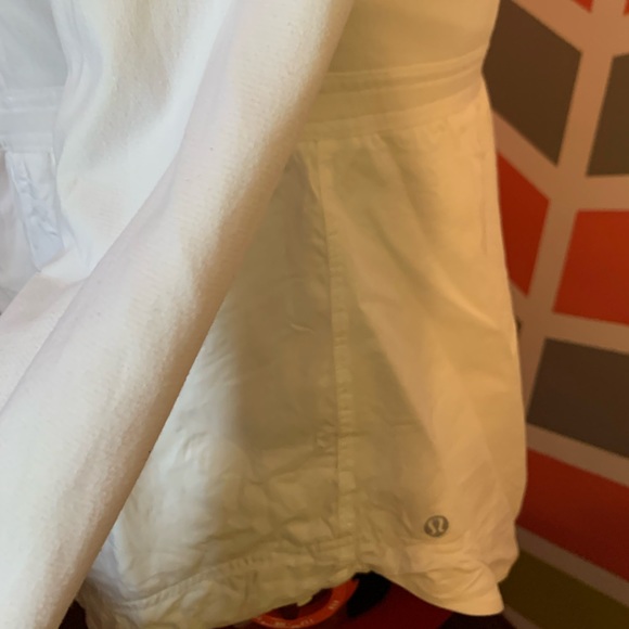 White reversible Lululemon size 8 jacket - Picture 10 of 13